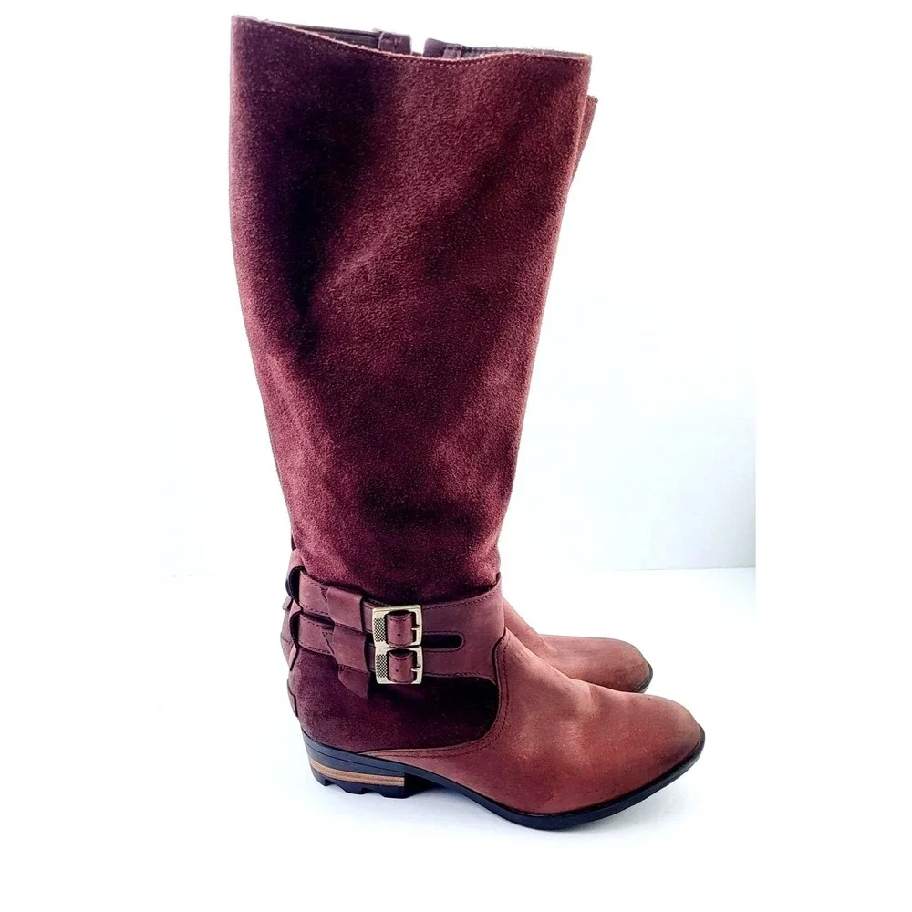 Sorel women burgundy